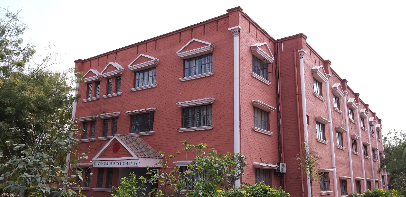 Hillwoods Academy of Teacher Education (English Medium), Gandhinagar